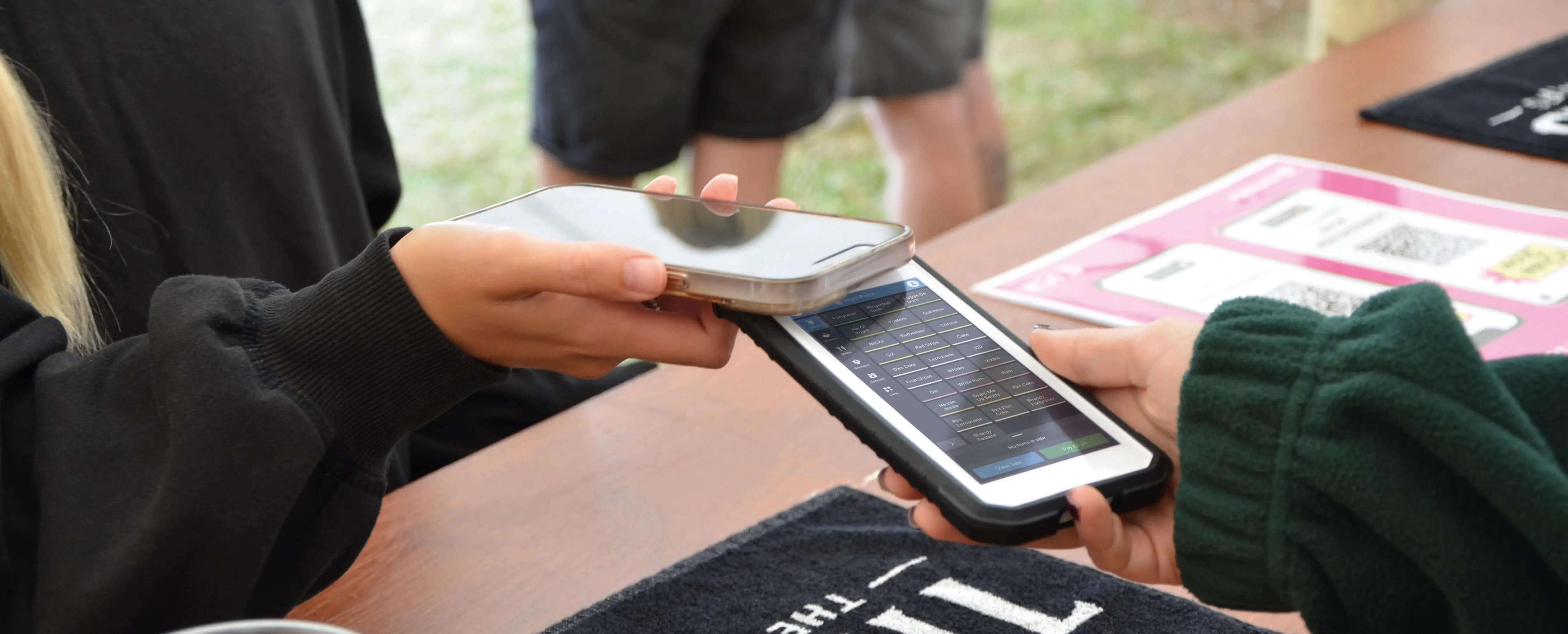 Dojo handheld card machine processing an integrated bill